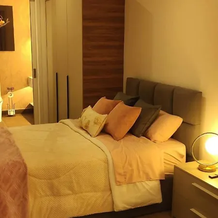 Xoe Mini-Suites And Apartments